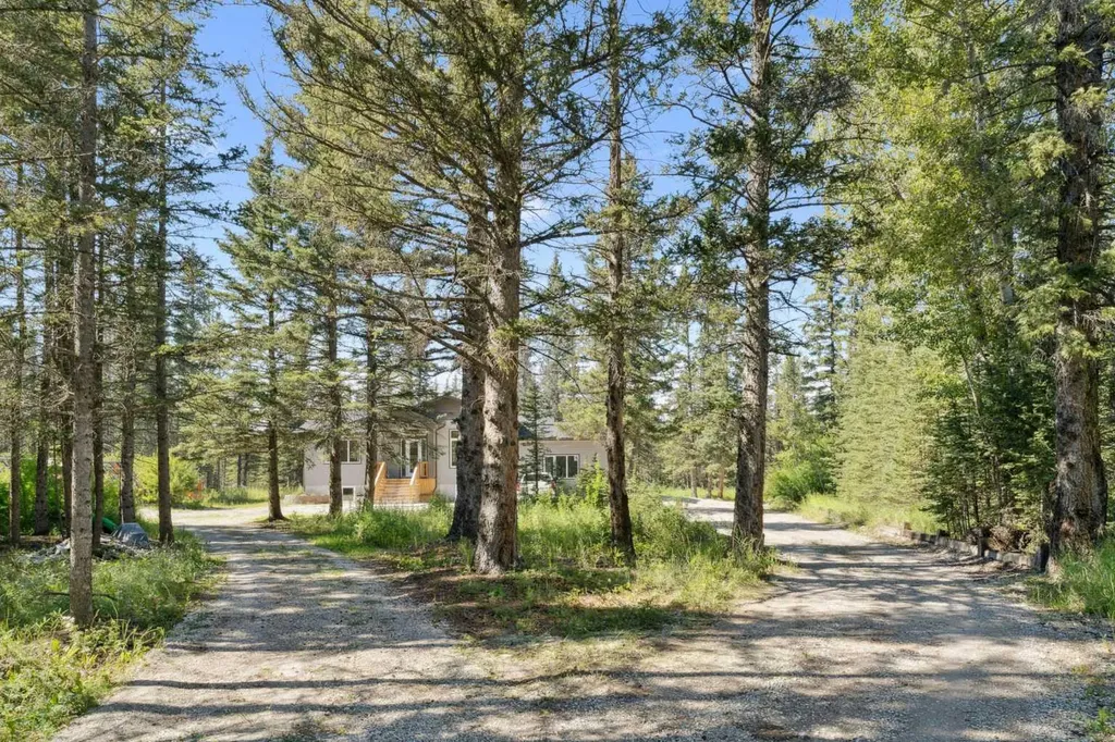 40018 Township Road 242 Rural Rocky View County AB T3Z 2Z1