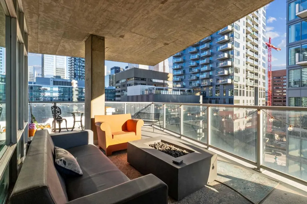 530 12 Avenue SW Calgary AB T2R 0B1