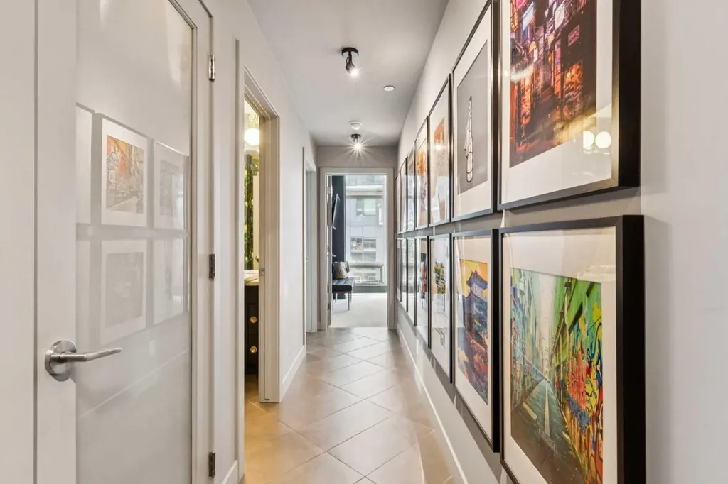 530 12 Avenue SW Calgary AB T2R 0B1