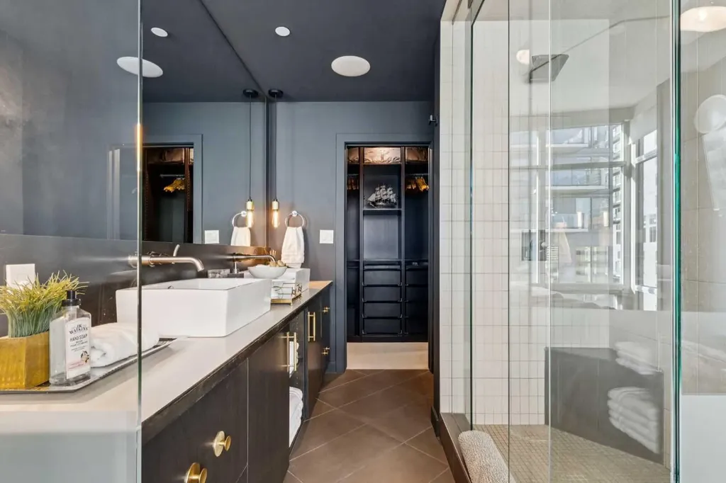 530 12 Avenue SW Calgary AB T2R 0B1