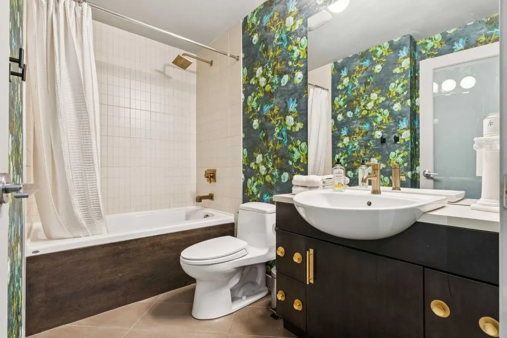 530 12 Avenue SW Calgary AB T2R 0B1