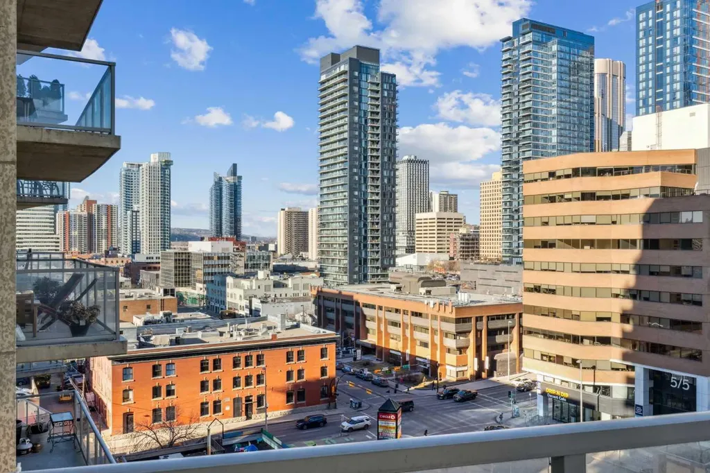 530 12 Avenue SW Calgary AB T2R 0B1