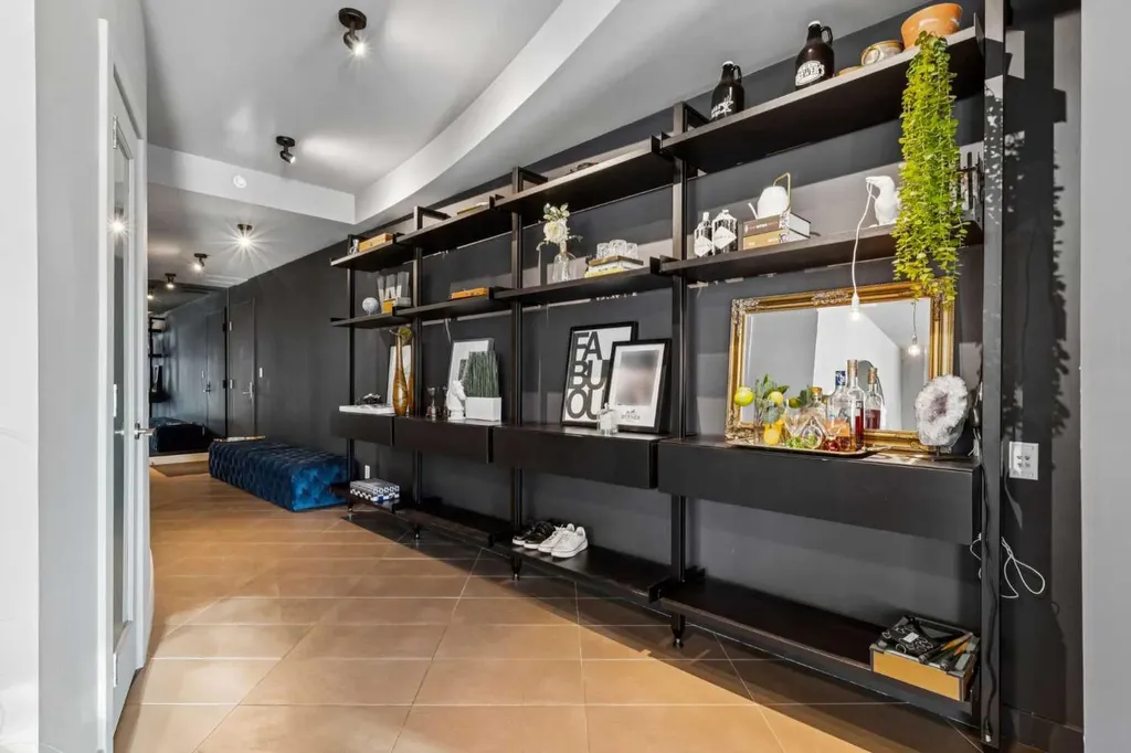 530 12 Avenue SW Calgary AB T2R 0B1