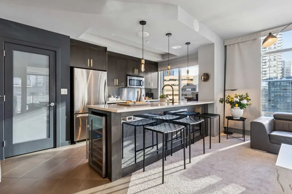530 12 Avenue SW Calgary AB T2R 0B1