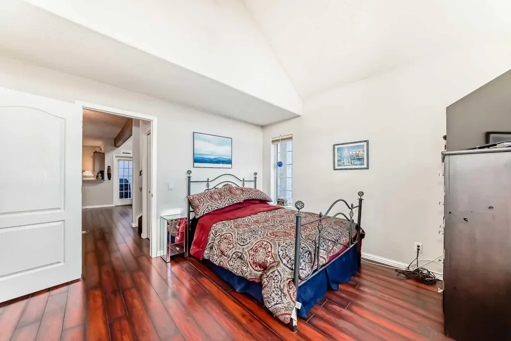 1906 Patterson View SW Calgary AB T3H 3J9