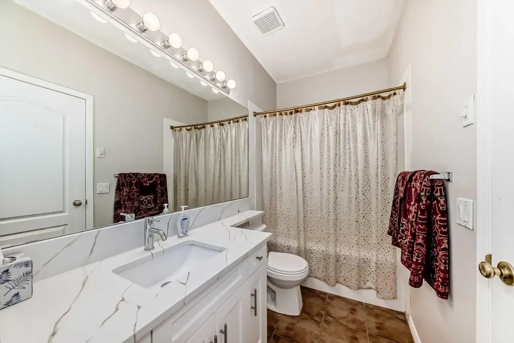 1906 Patterson View SW Calgary AB T3H 3J9