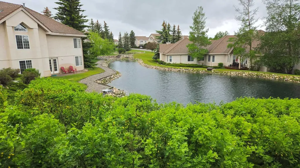 1906 Patterson View SW Calgary AB T3H 3J9