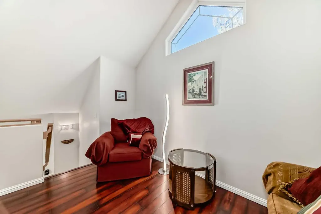 1906 Patterson View SW Calgary AB T3H 3J9