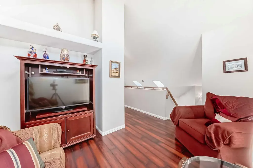 1906 Patterson View SW Calgary AB T3H 3J9