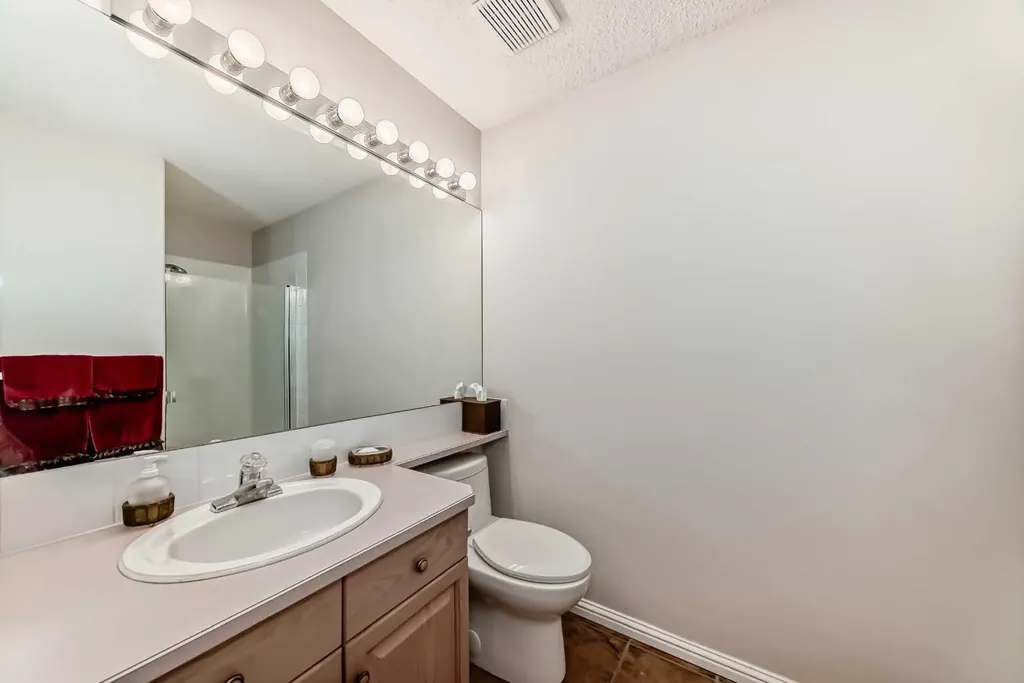 1906 Patterson View SW Calgary AB T3H 3J9