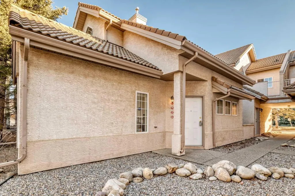 1906 Patterson View SW Calgary AB T3H 3J9