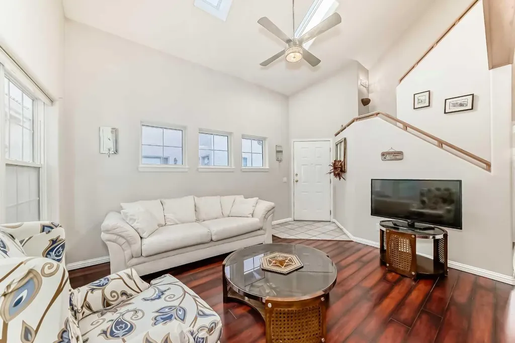 1906 Patterson View SW Calgary AB T3H 3J9