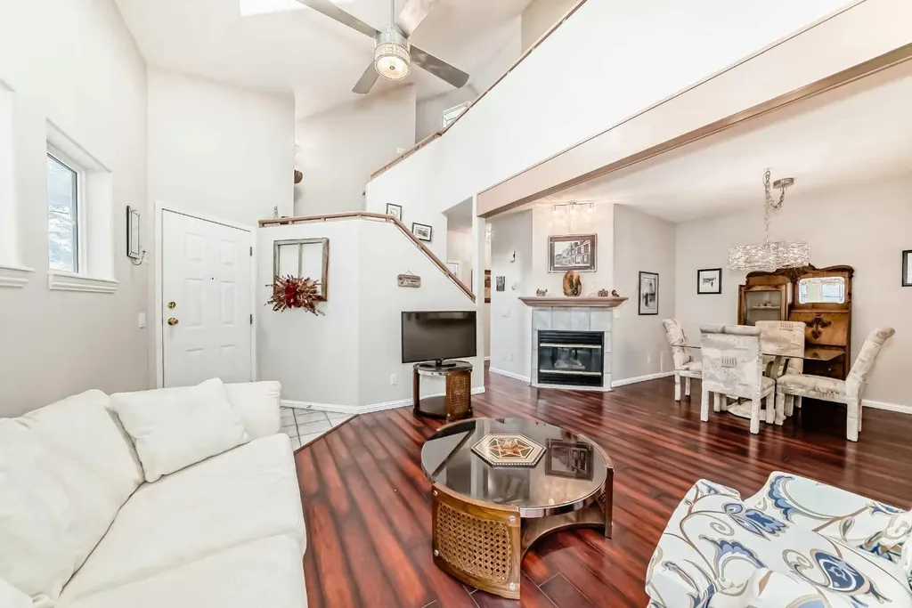 1906 Patterson View SW Calgary AB T3H 3J9
