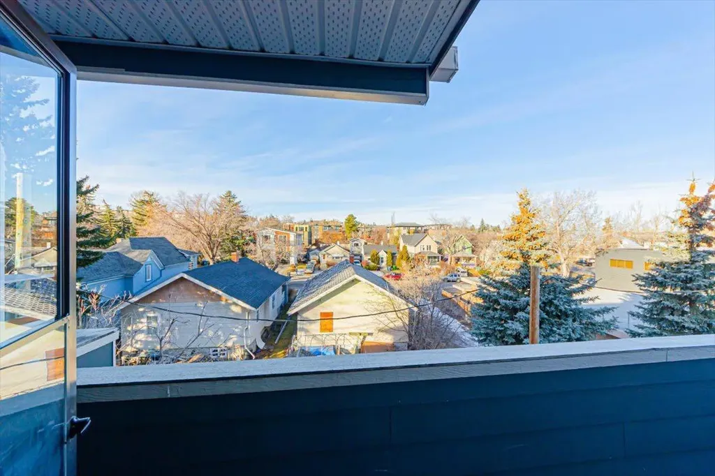 1817 14a Street SW Calgary AB T2T 3W7