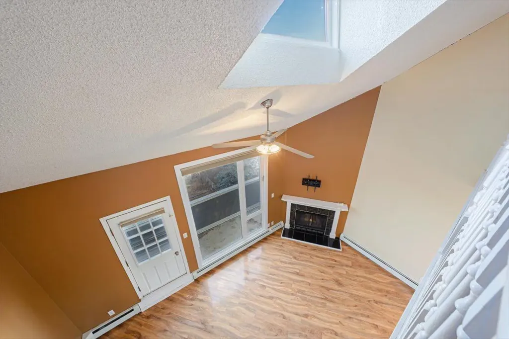 1817 14a Street SW Calgary AB T2T 3W7
