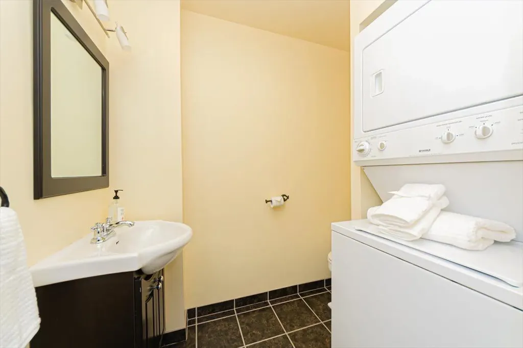 1817 14a Street SW Calgary AB T2T 3W7