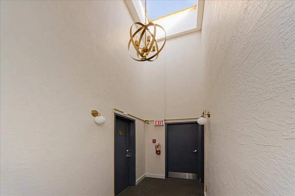 1817 14a Street SW Calgary AB T2T 3W7