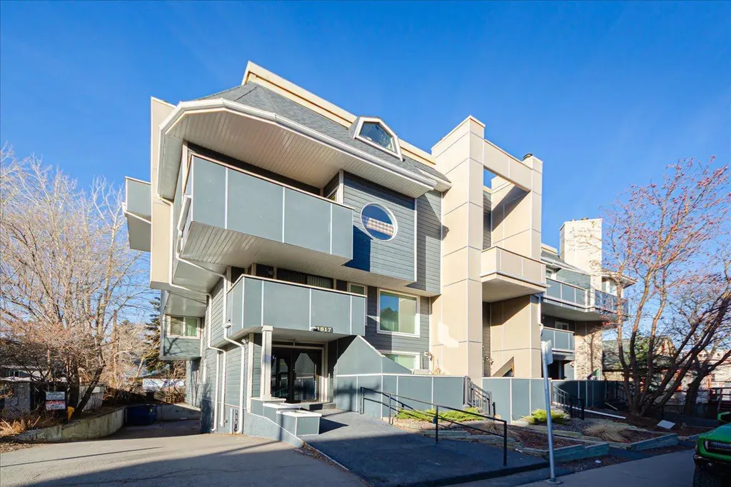 1817 14a Street SW Calgary AB T2T 3W7
