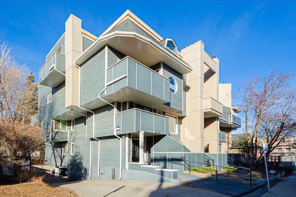1817 14a Street SW Calgary AB T2T 3W7
