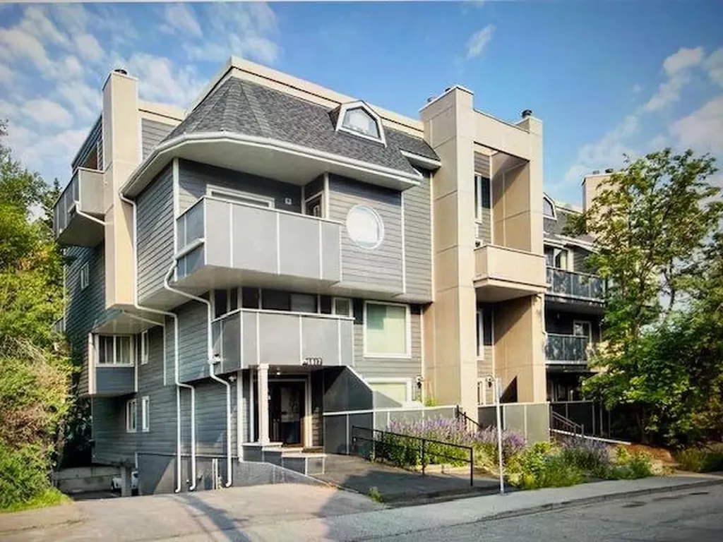 1817 14a Street SW Calgary AB T2T 3W7
