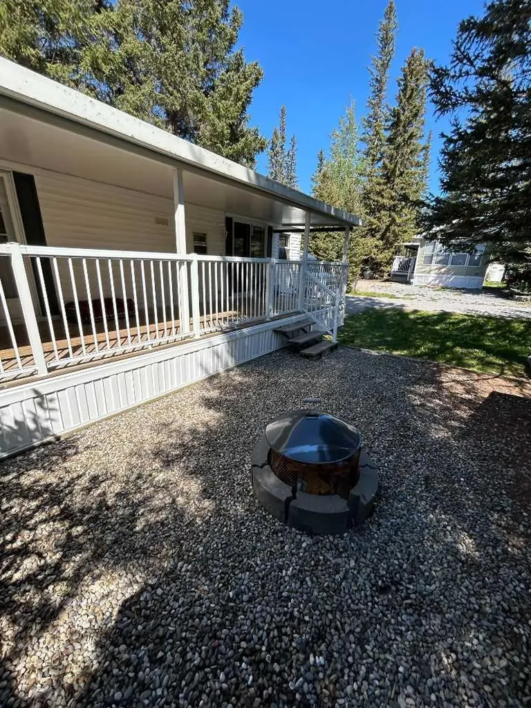 5230 27 Highway Rural Mountain View County AB T0M1X0