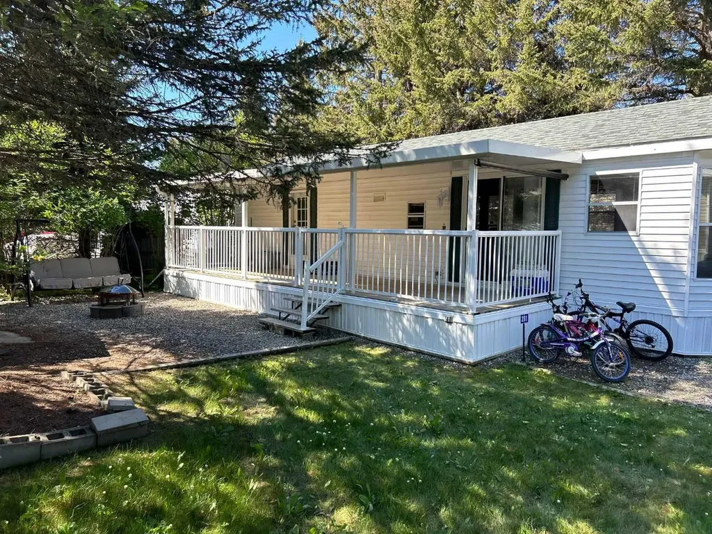 5230 27 Highway Rural Mountain View County AB T0M1X0