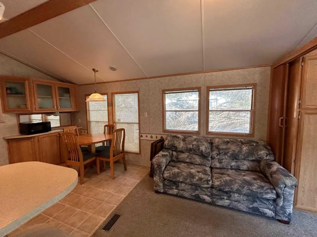 5230 27 Highway Rural Mountain View County AB T0M1X0