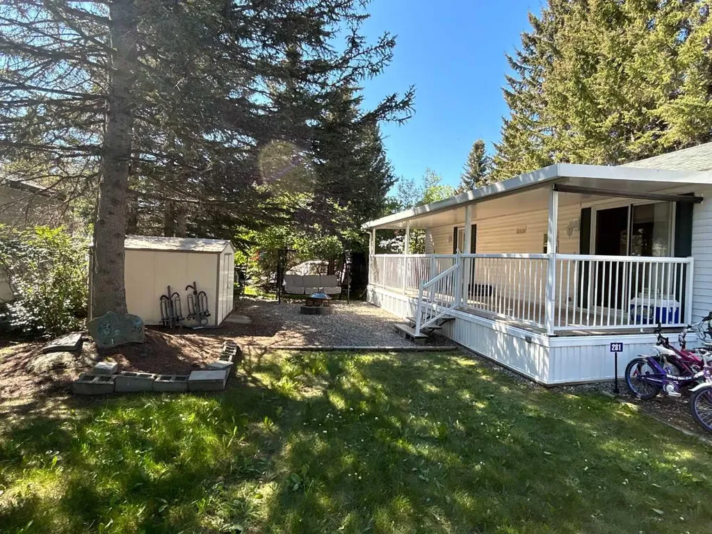 5230 27 Highway Rural Mountain View County AB T0M1X0