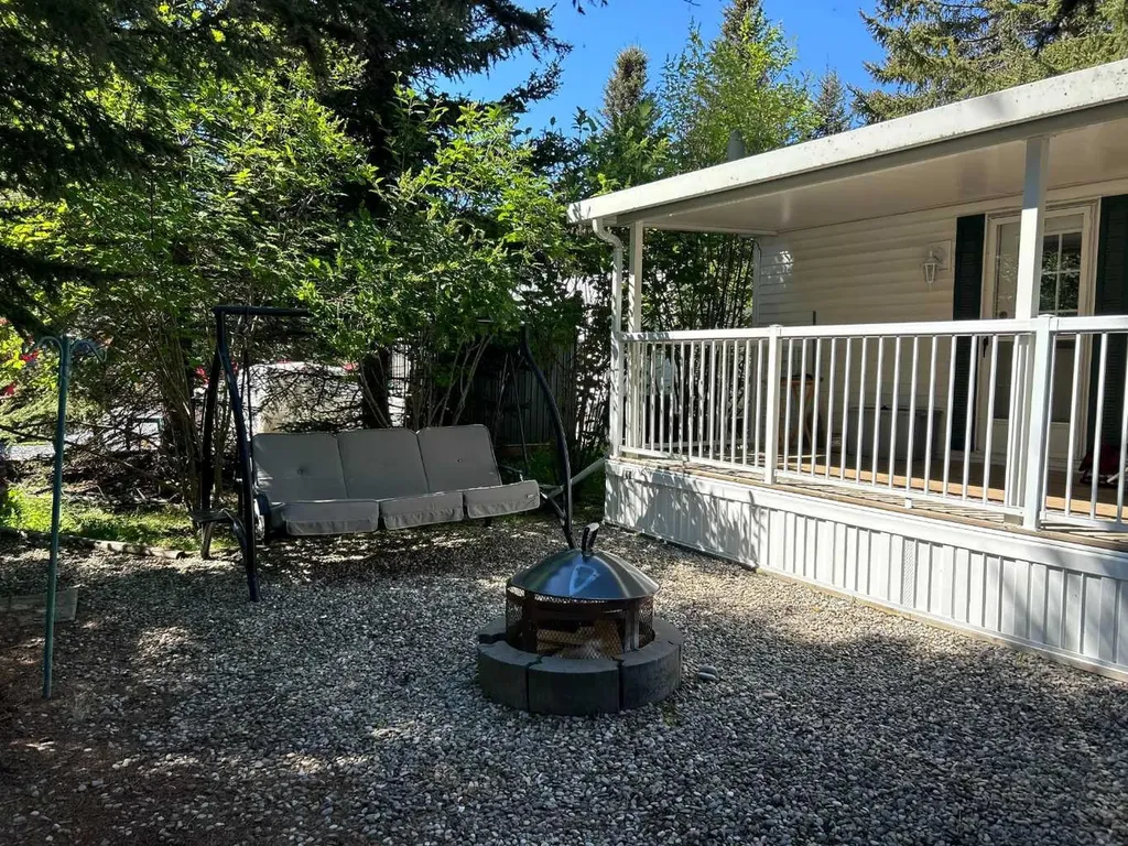 5230 27 Highway Rural Mountain View County AB T0M1X0
