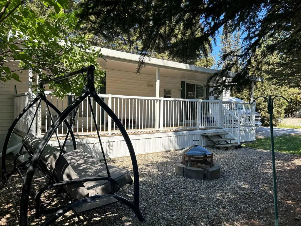 5230 27 Highway Rural Mountain View County AB T0M1X0