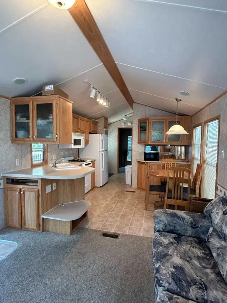 5230 27 Highway Rural Mountain View County AB T0M1X0