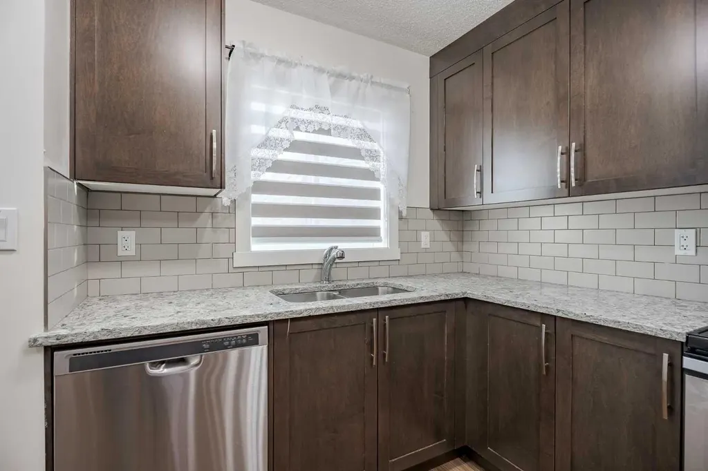 2400 Ravenswood View SE Airdrie AB T4A0v7