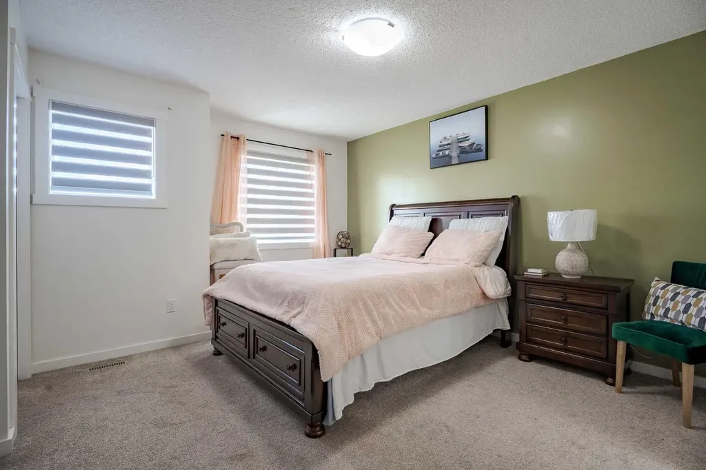 2400 Ravenswood View SE Airdrie AB T4A0v7