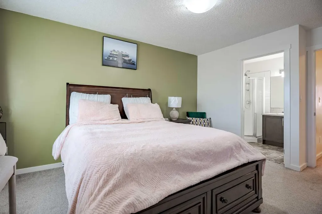 2400 Ravenswood View SE Airdrie AB T4A0v7