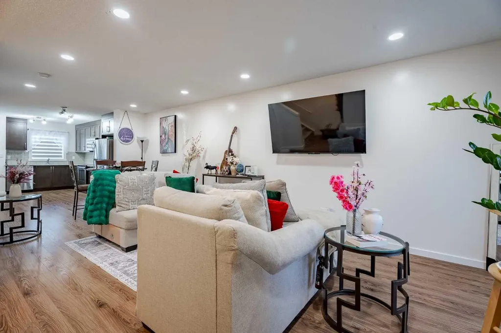 2400 Ravenswood View SE Airdrie AB T4A0v7