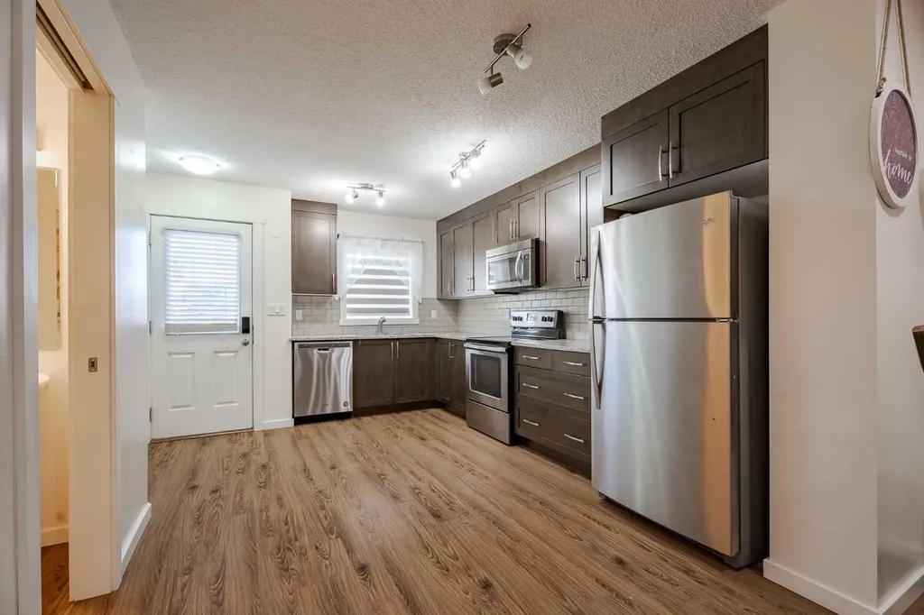 2400 Ravenswood View SE Airdrie AB T4A0v7