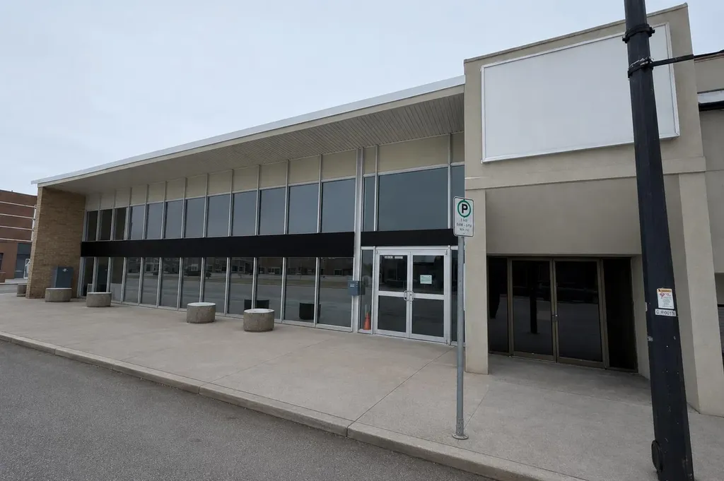 5026 50 Street Lloydminster AB T9V1P3