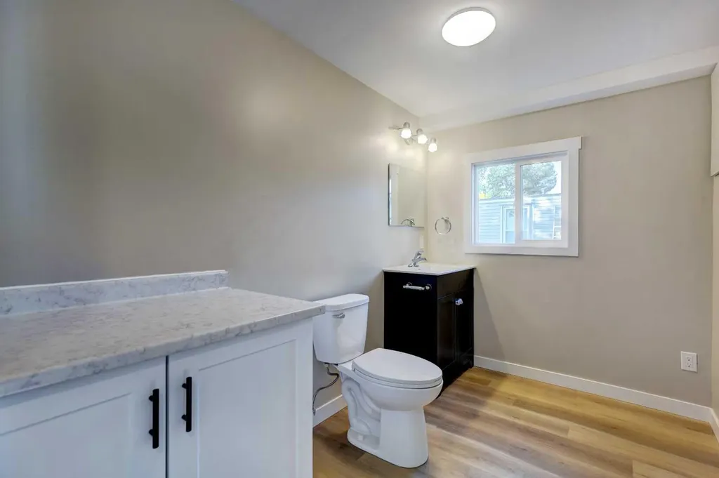 6724 17 Avenue SE Calgary AB T2A 0W5