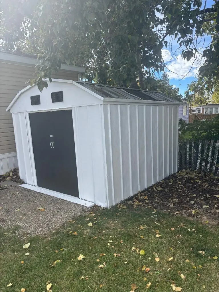 6724 17 Avenue SE Calgary AB T2A 0W5
