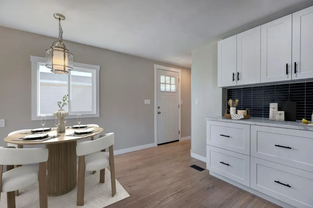6724 17 Avenue SE Calgary AB T2A 0W5