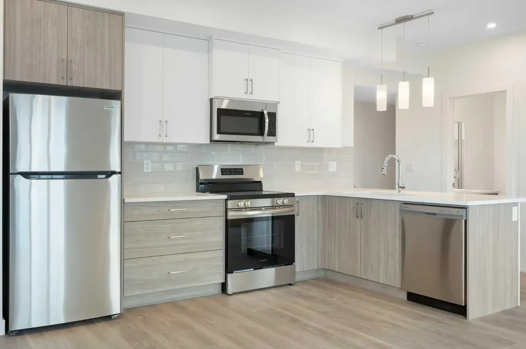 2117 81st Street SW Calgary AB T3H 6H5