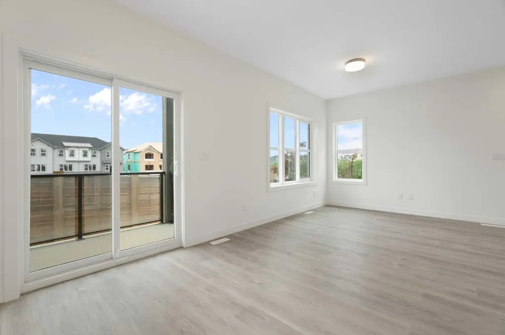 2117 81st Street SW Calgary AB T3H 6H5