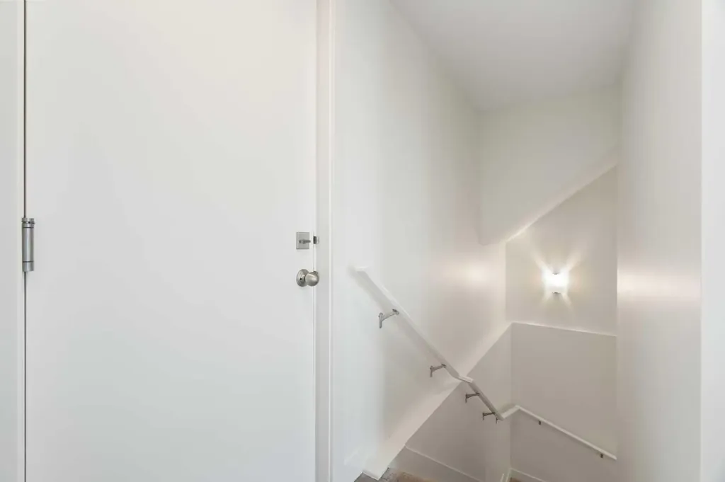 2117 81st Street SW Calgary AB T3H 6H5