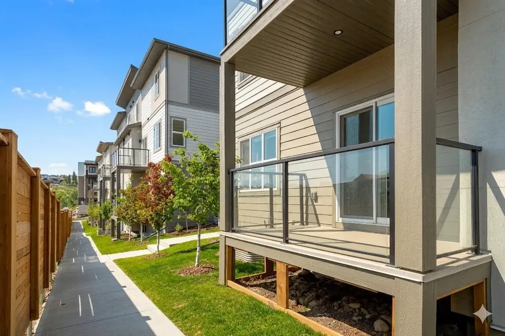 2117 81st Street SW Calgary AB T3H 6H5