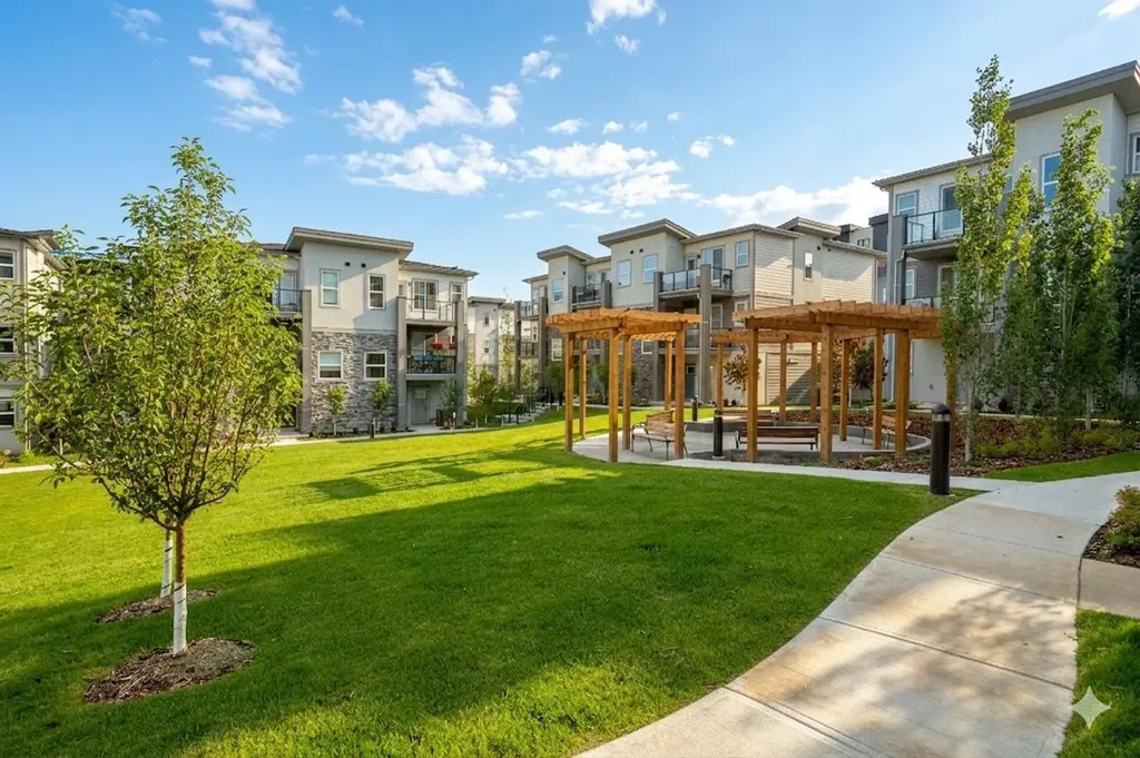 2117 81st Street SW Calgary AB T3H 6H5