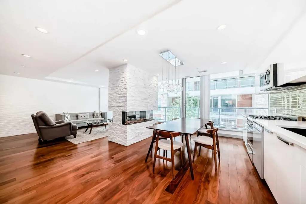 1234 5 Avenue NW Calgary AB T2N 0R9