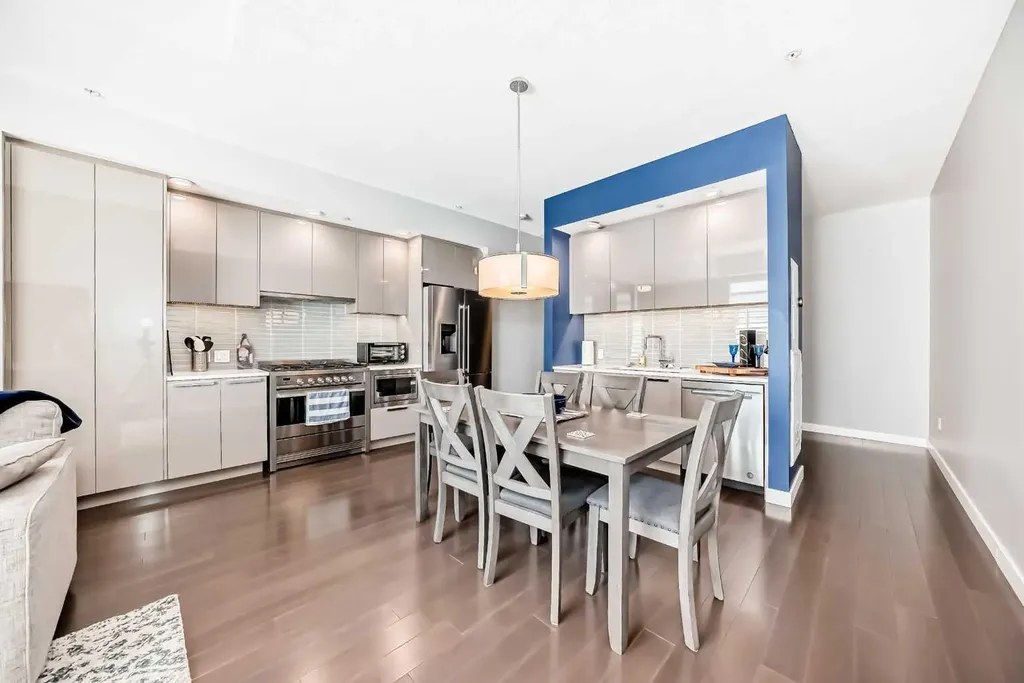 1234 5 Avenue NW Calgary AB T2N 0R9