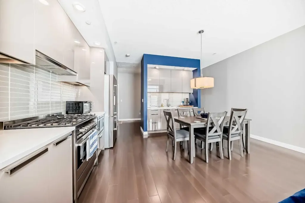 1234 5 Avenue NW Calgary AB T2N 0R9