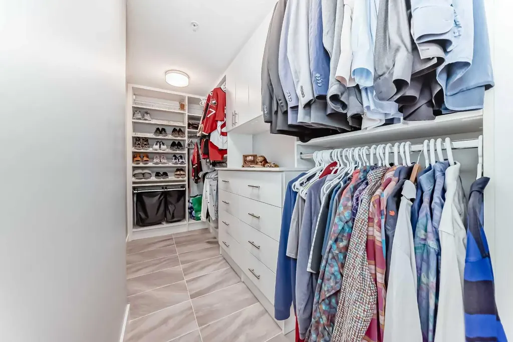 1234 5 Avenue NW Calgary AB T2N 0R9