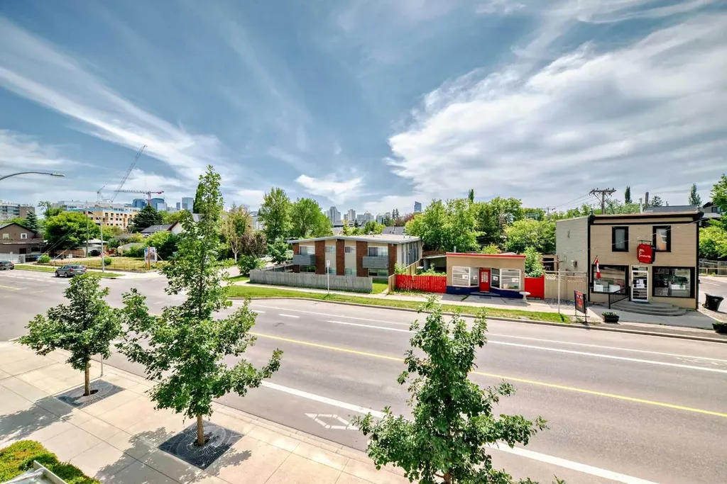 1234 5 Avenue NW Calgary AB T2N 0R9